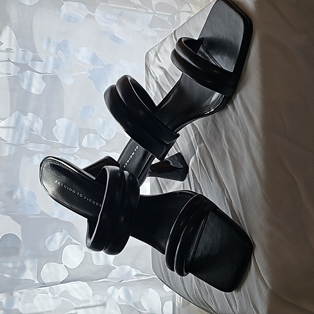 Fashion to Figure Sophia WW Heel Sandals 9W Black